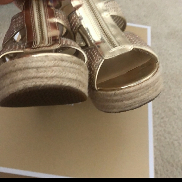NWOT Michael Kors Beautiful Zipper Golden Wedge Shoes! - Picture 2 of 8